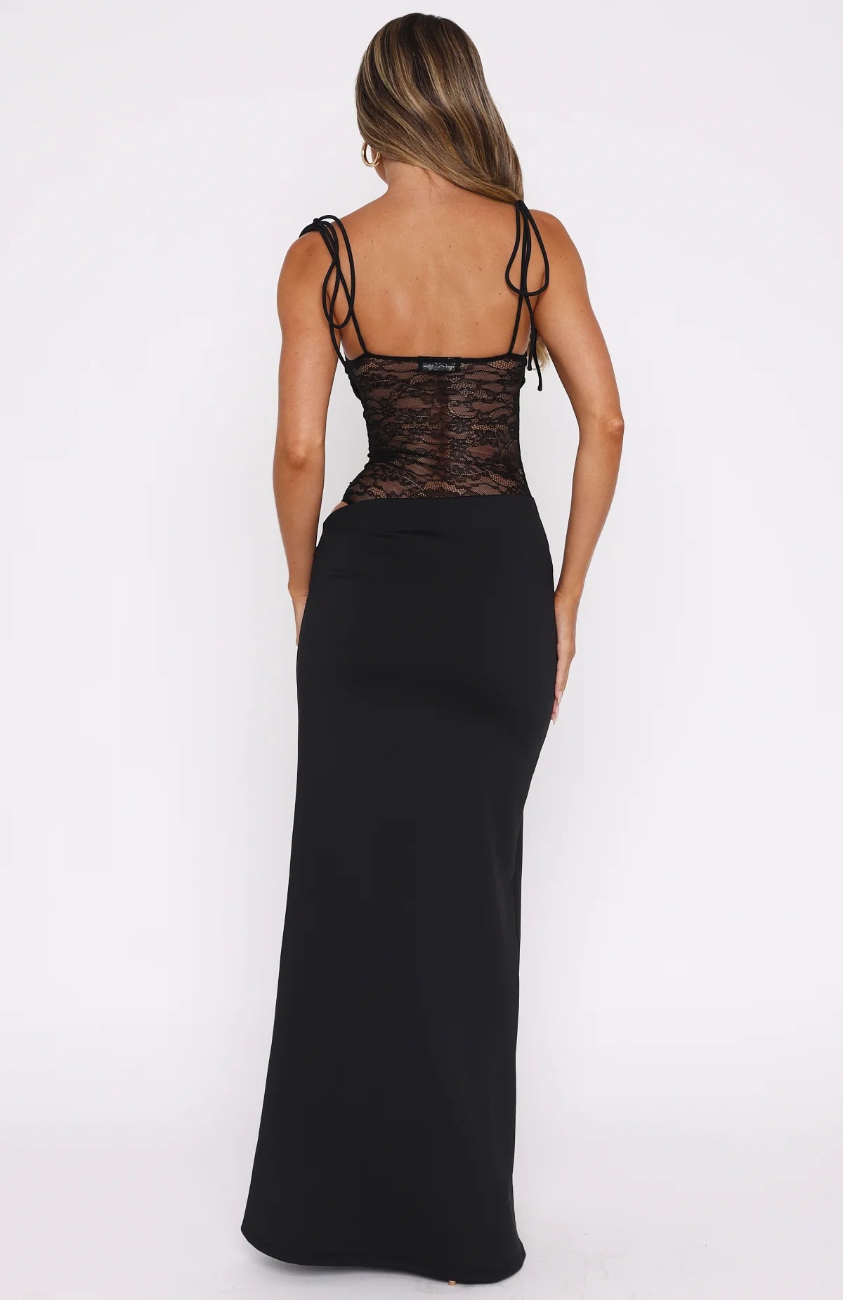 Elara|Lace maxi dress - Velvet-Rose London